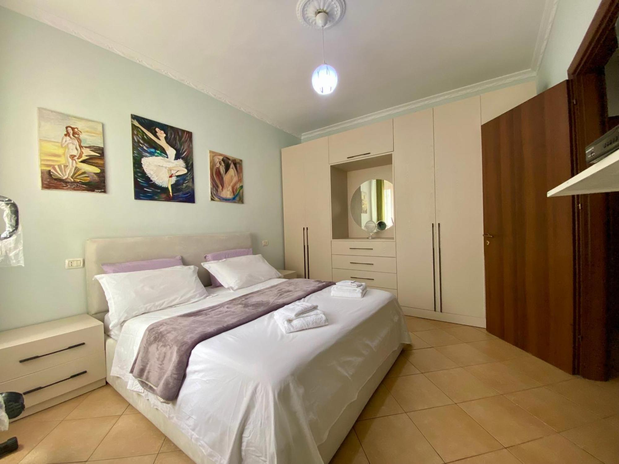 Stay At An Artist'S Place! Тирана Екстериор снимка